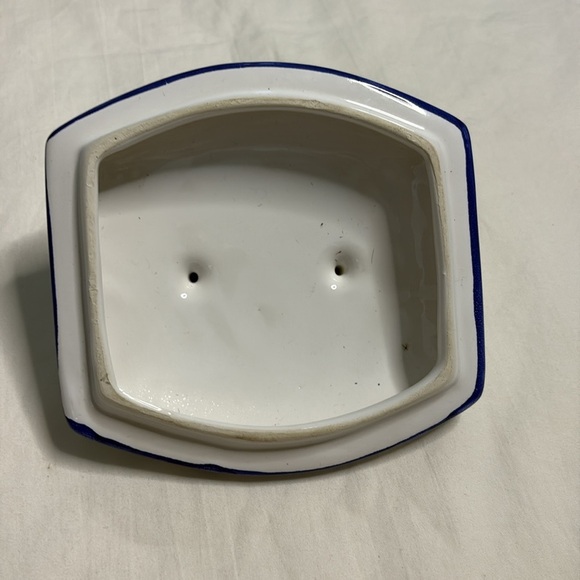 Floral Ceramic Lid. Brand Unknown - Picture 2 of 6